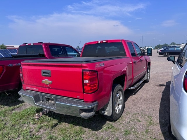 Used 2014 Chevrolet Silverado 1500 LT with VIN 1GCVKREC5EZ245581 for sale in Marshall, Minnesota