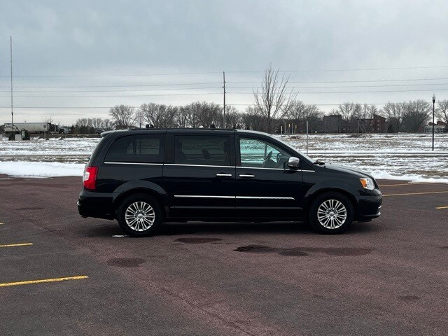 Used 2015 Chrysler Town & Country Touring-L with VIN 2C4RC1CG8FR554902 for sale in Marshall, Minnesota