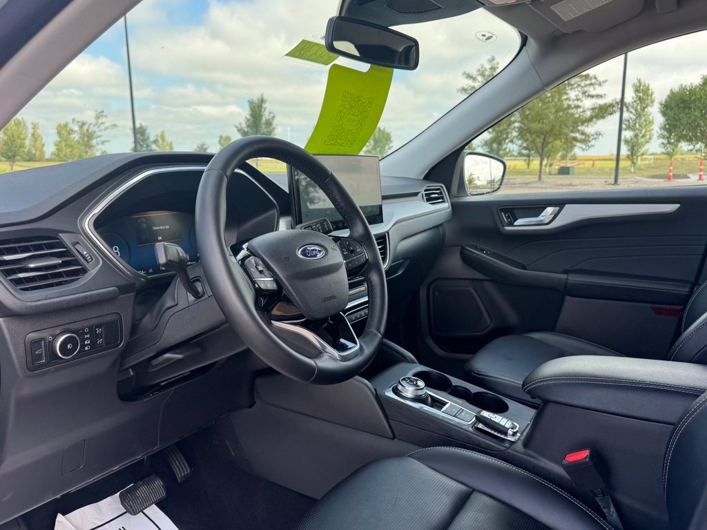 2025 Ford Escape Platinum - Photo 9