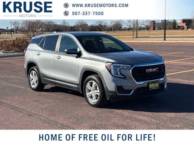 2024 GMC Terrain SLE's photo