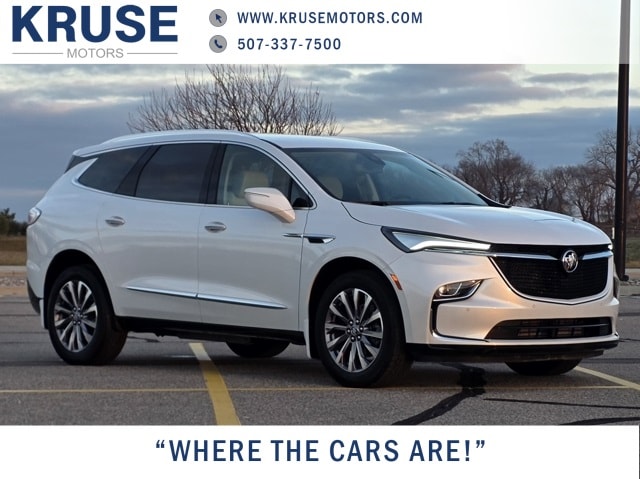 2024 Buick Enclave Essence photo 2