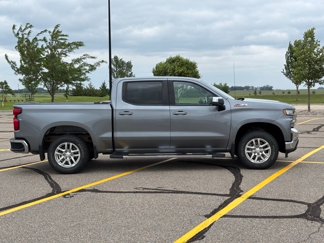 Used 2020 Chevrolet Silverado 1500 LT with VIN 3GCUYDEDXLG126962 for sale in Marshall, Minnesota