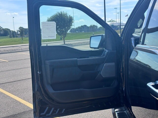 2025 Ford F-150 Lariat photo 4