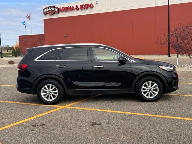 Used 2020 Kia Sorento LX with VIN 5XYPG4A39LG709003 for sale in Marshall, Minnesota
