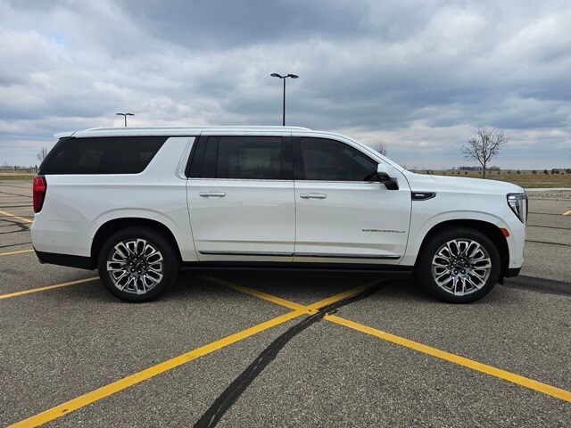 Used 2023 GMC Yukon XL Denali Ultimate with VIN 1GKS2KKL6PR110647 for sale in Marshall, Minnesota