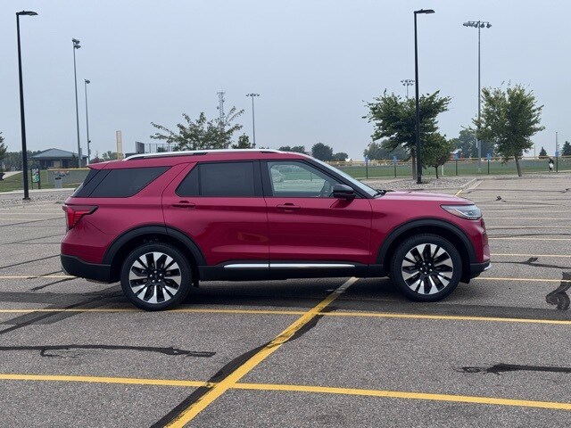 2025 Ford Explorer Platinum photo 2