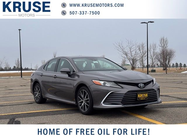 2024 Toyota Camry XLE's photo