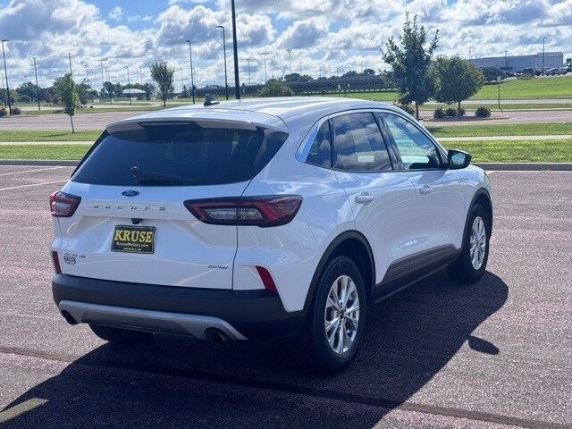 2023 Ford Escape Active photo 2
