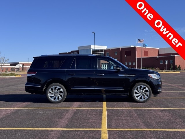 Used 2024 Lincoln Navigator Reserve L with VIN 5LMJJ3LG2REL01597 for sale in Marshall, Minnesota