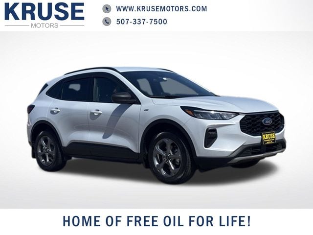 2026 Ford Escape ST-Line AWD's photo