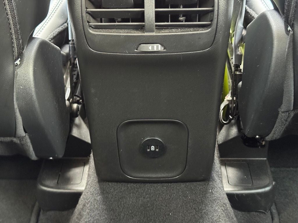 2025 Ford Escape Platinum - Photo 31