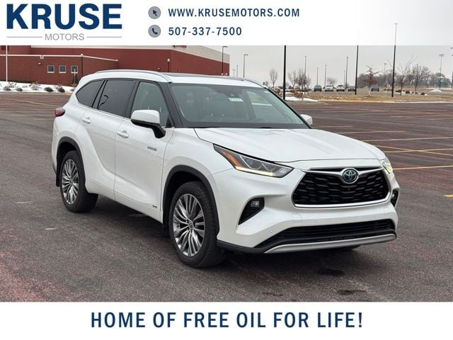 2021 Toyota Highlander Hybrid Limited's photo