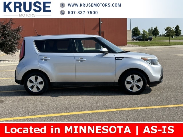 Used 2015 Kia Soul Base with VIN KNDJN2A22F7750808 for sale in Marshall, MN