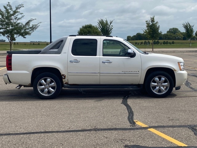 Used 2009 Chevrolet Avalanche LTZ with VIN 3GNFK32079G209819 for sale in Marshall, MN