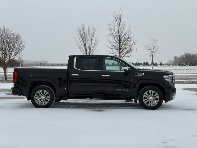 Used 2022 GMC Sierra 1500 Denali Denali with VIN 3GTUUGED5NG681785 for sale in Marshall, Minnesota