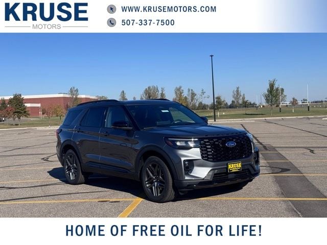 2026 Ford Explorer ST-LINE's photo