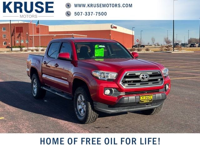 2016 Toyota Tacoma SR5's photo