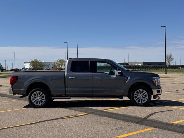 2025 Ford F-150 Lariat photo 2
