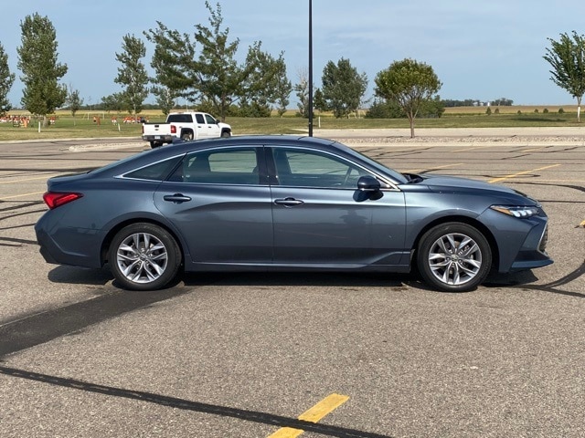 Used 2022 Toyota Avalon XLE with VIN 4T1JZ1FB9NU083836 for sale in Marshall, MN