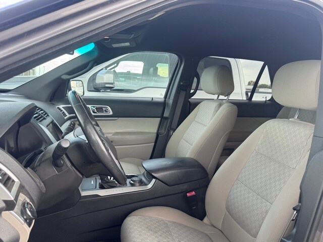 2014 Ford Explorer XLT photo 3
