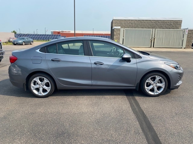 Used 2019 Chevrolet Cruze Premier with VIN 1G1BF5SM7K7121180 for sale in Marshall, Minnesota
