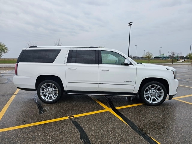 Used 2020 GMC Yukon XL Denali with VIN 1GKS2HKJXLR200928 for sale in Marshall, Minnesota