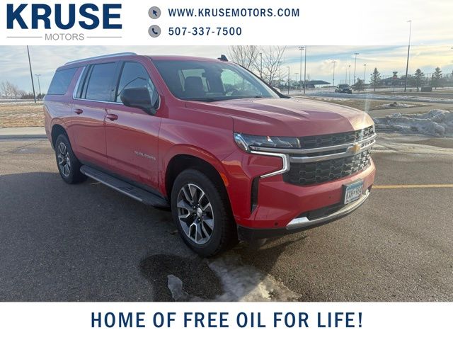 2023 Chevrolet Suburban LS's photo