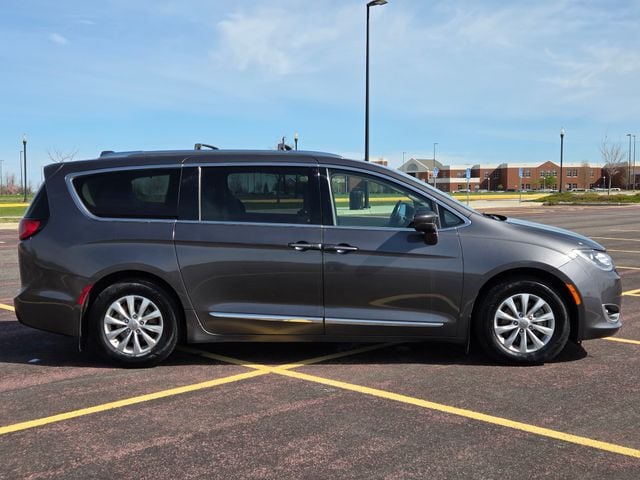 Used 2018 Chrysler Pacifica Touring L with VIN 2C4RC1BGXJR111709 for sale in Marshall, Minnesota