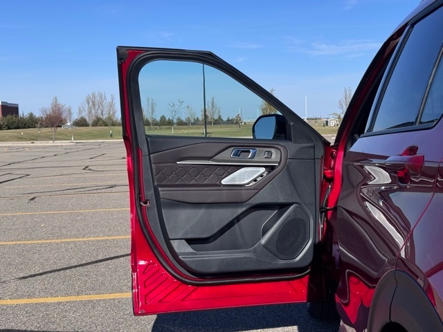 2026 Ford Explorer Platinum photo 4