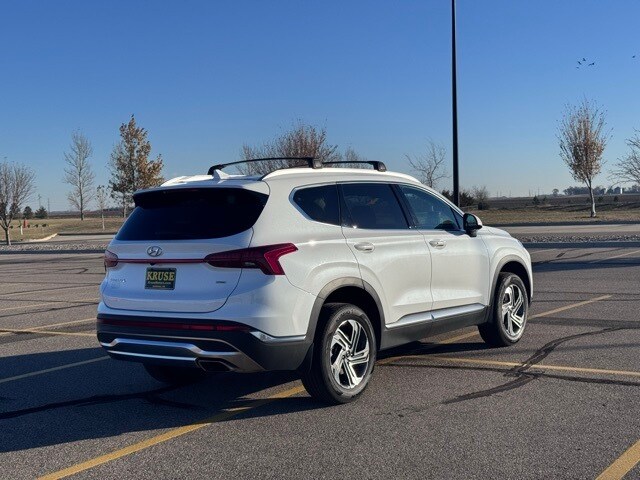 2022 Hyundai Santa Fe SEL photo 2