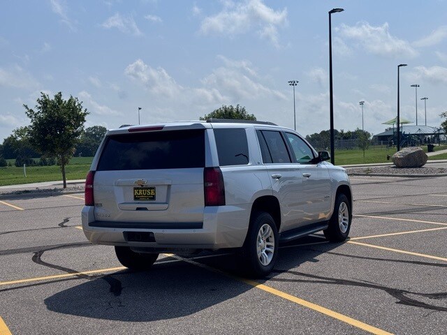 2019 Chevrolet Tahoe LT photo 3