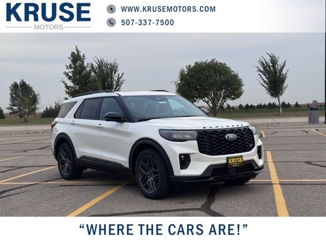 2025 Ford Explorer ST's photo