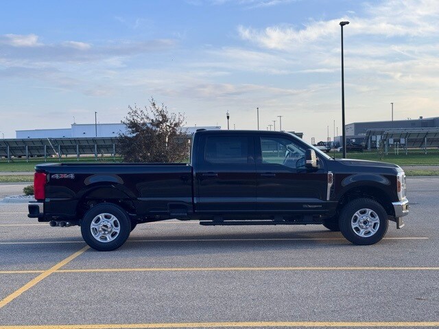 2026 Ford F-350 XLT photo 2
