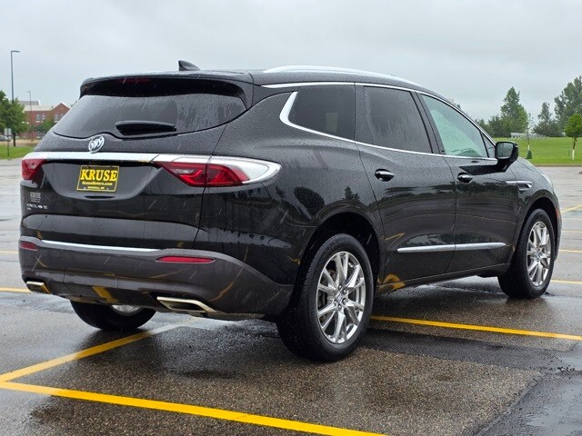 2023 Buick Enclave Premium photo 3
