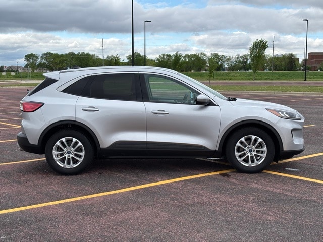 Used 2020 Ford Escape SE with VIN 1FMCU0G62LUB13274 for sale in Marshall, MN