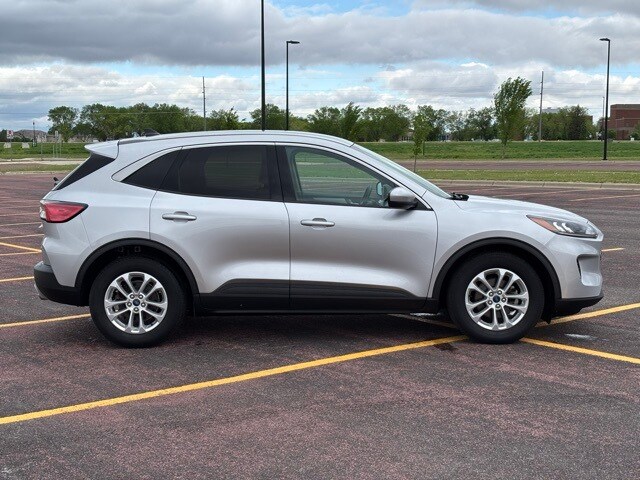 2020 Ford Escape SE photo 2