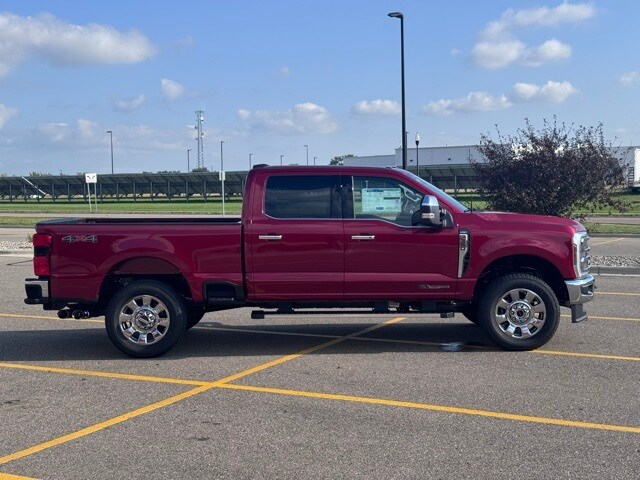 2026 Ford F-350 Lariat photo 2