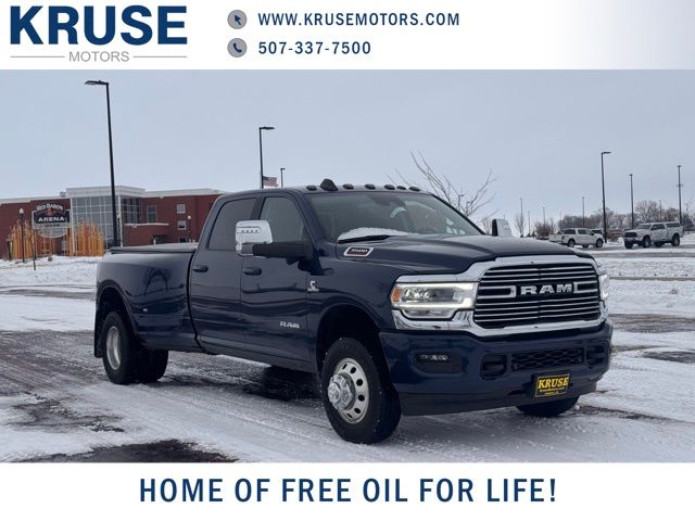 2024 RAM Ram 3500 Pickup Laramie's photo