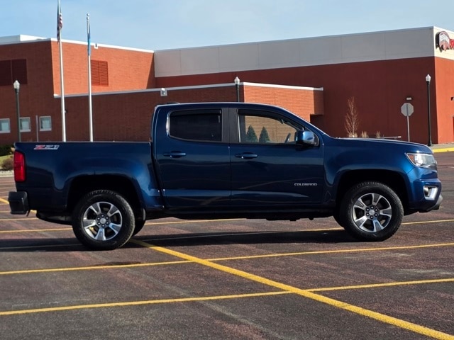 2019 Chevrolet Colorado Z71 photo 2