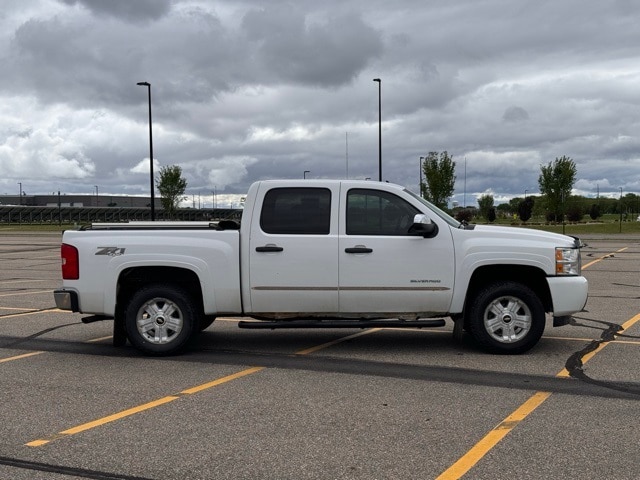 Used 2010 Chevrolet Silverado 1500 LT with VIN 3GCRKSE31AG174382 for sale in Minneapolis, Minnesota