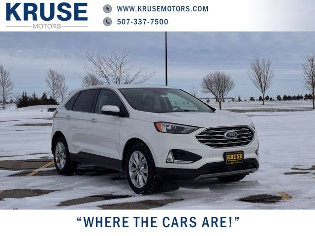 2023 Ford Edge Titanium's photo