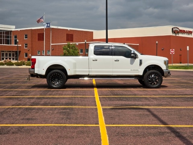 Used 2019 Ford F-350 Super Duty Lariat with VIN 1FT8W3DT2KEF49065 for sale in Marshall, MN