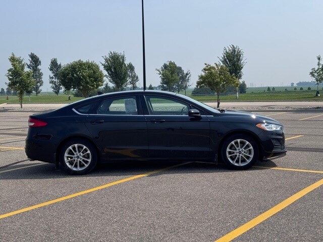 2019 Ford Fusion SE photo 2