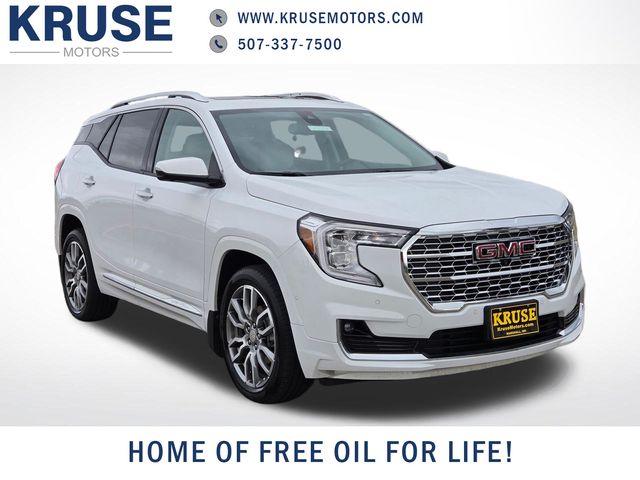 2024 GMC Terrain Denali AWD's photo