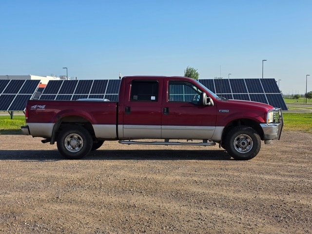 Used 2002 Ford F-250 Super Duty Lariat with VIN 1FTNW21F22ED18761 for sale in Marshall, Minnesota