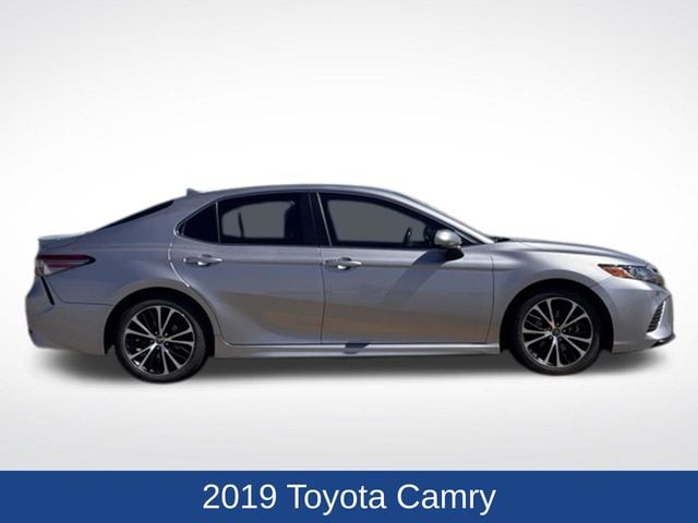 Used 2019 Toyota Camry SE with VIN 4T1B11HK2KU680024 for sale in Marshall, Minnesota