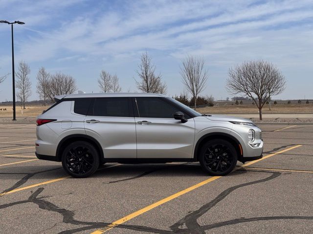 Used 2022 Mitsubishi Outlander Black Edition with VIN JA4J4UA80NZ065609 for sale in Marshall, Minnesota