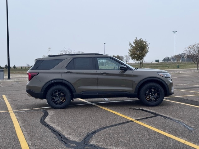 2026 Ford Explorer photo 2