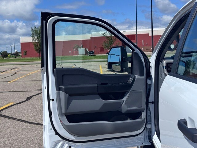 2026 Ford F-250 XL photo 3