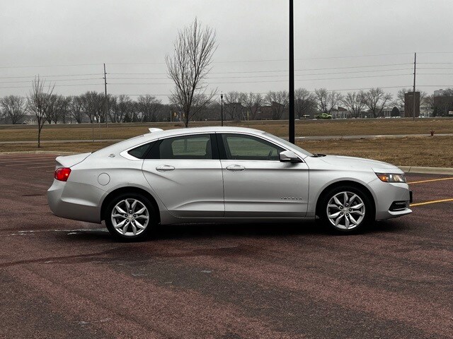 Used 2019 Chevrolet Impala 1LT with VIN 2G11Z5SA3K9123595 for sale in Marshall, Minnesota
